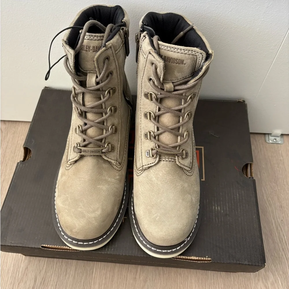 Harley-Davidson Beige Leather Ankle Boots Marconi New in box never worn. - Picture 2 of 7